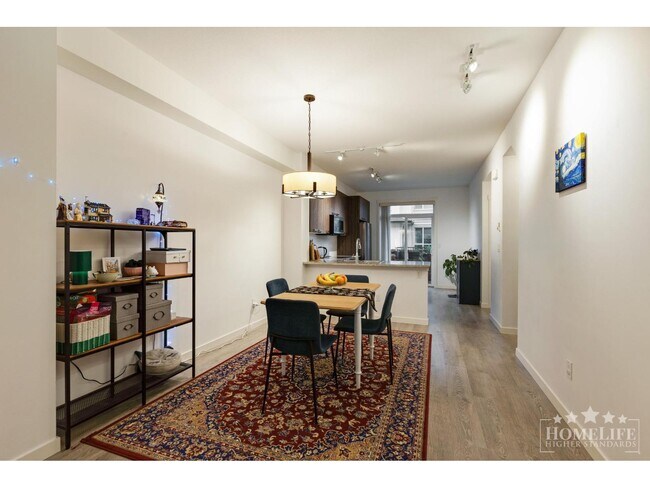 Photo - 8355-8164 164 St