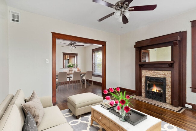 Building Photo - 2708 Holmes St