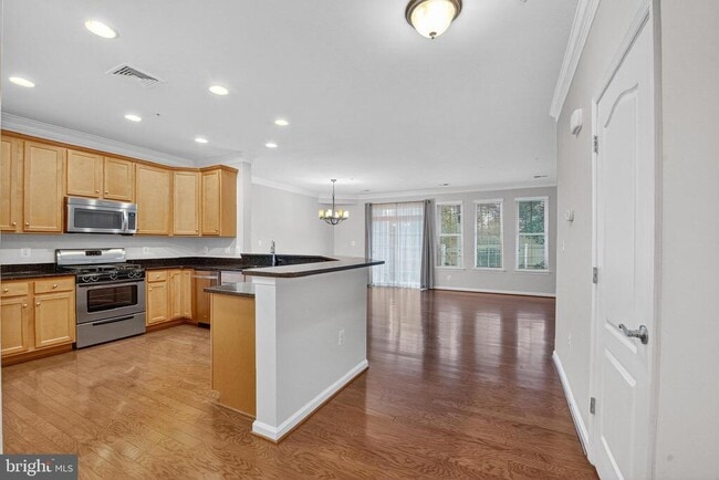 Building Photo - 44063 Vaira Terrace