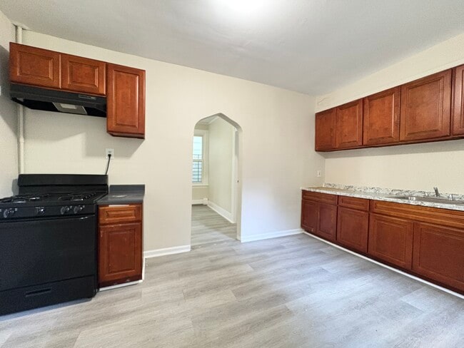 194 S 12th St 1 - 192 S 12th St Apartments Unit 1