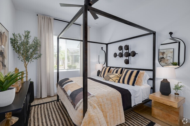 1BR, 1BA - 676SF - Bedroom