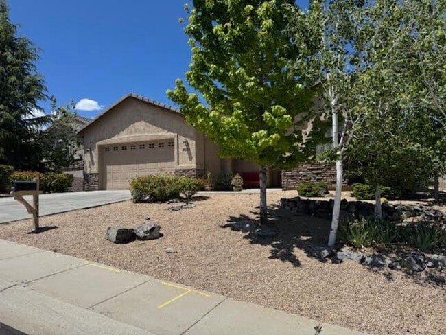 Photo - Gorgeous 3-bedrooms, 2-baths home located in Willow Hills! "In Prescott"