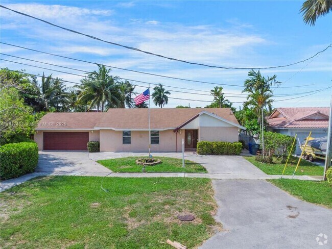 Building Photo - 3 bedroom in Hollywood FL 33020 Rental