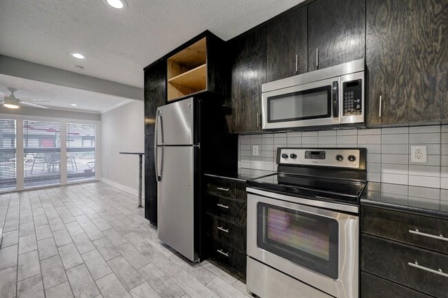 Photo - 1501 Hyde Park Blvd Apartment Unit 03