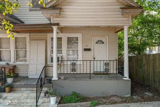 Photo - 649 Merrick St