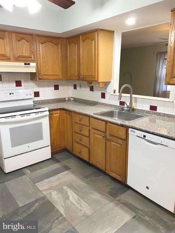 Photo - 334 Laurel Dr