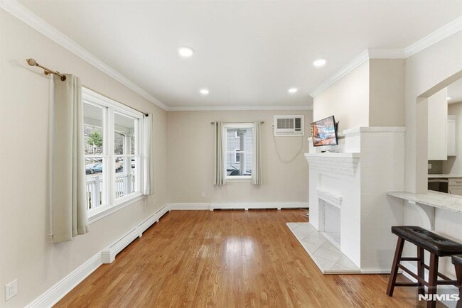 Photo - 113 Oak St Unidad 1