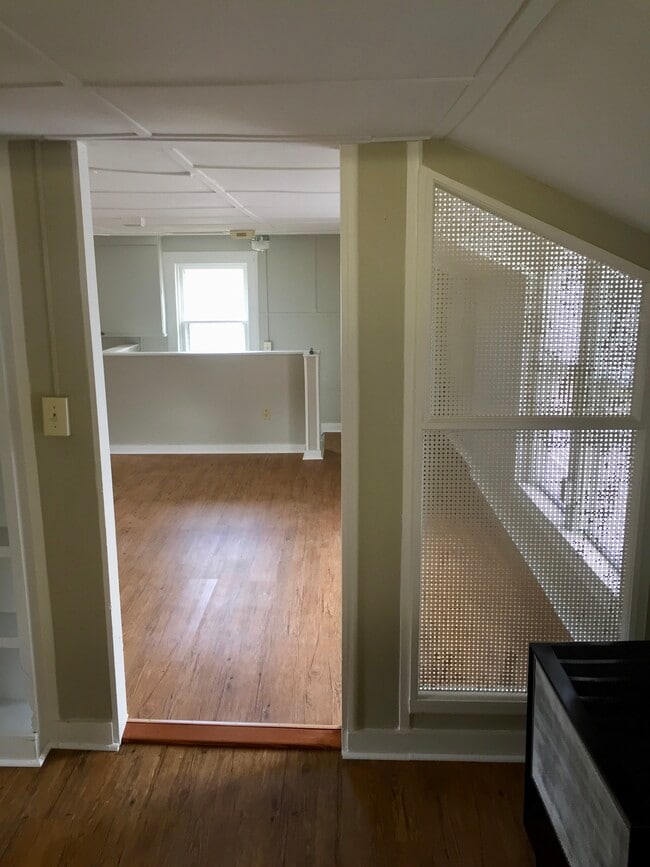 Photo - 409 N George St Unidad #6