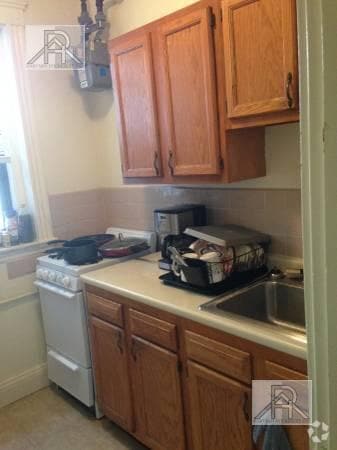 Building Photo - 1 bedroom in Brighton MA 02135 Unit 28 Rental