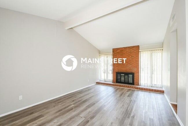 Photo - 4 Bedroom Pet-Friendly Home in St. Louis, MO with Main Street Renewal