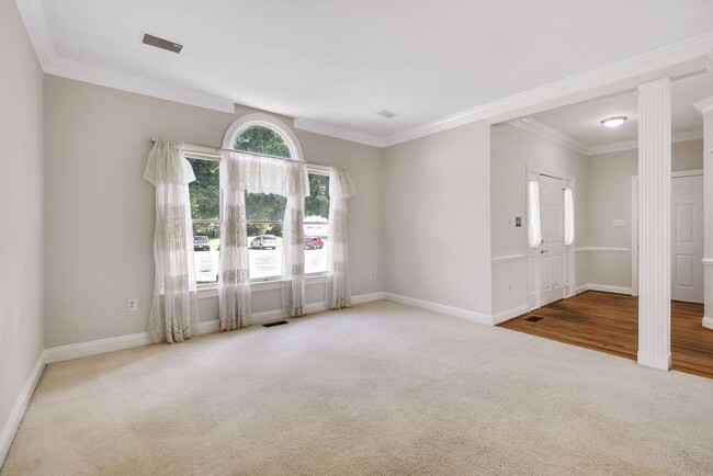 Photo - 3 Bed 2 Full Bath 2 Half Bath - Silver Spring Colonial - Military clause supported