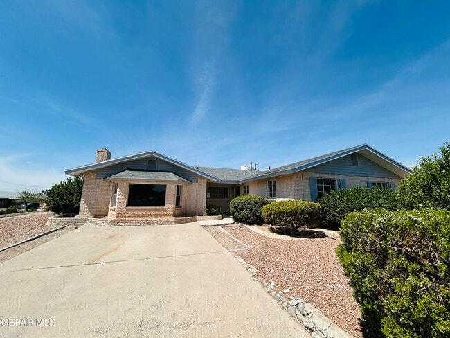 Building Photo - 521 Balboa Rd