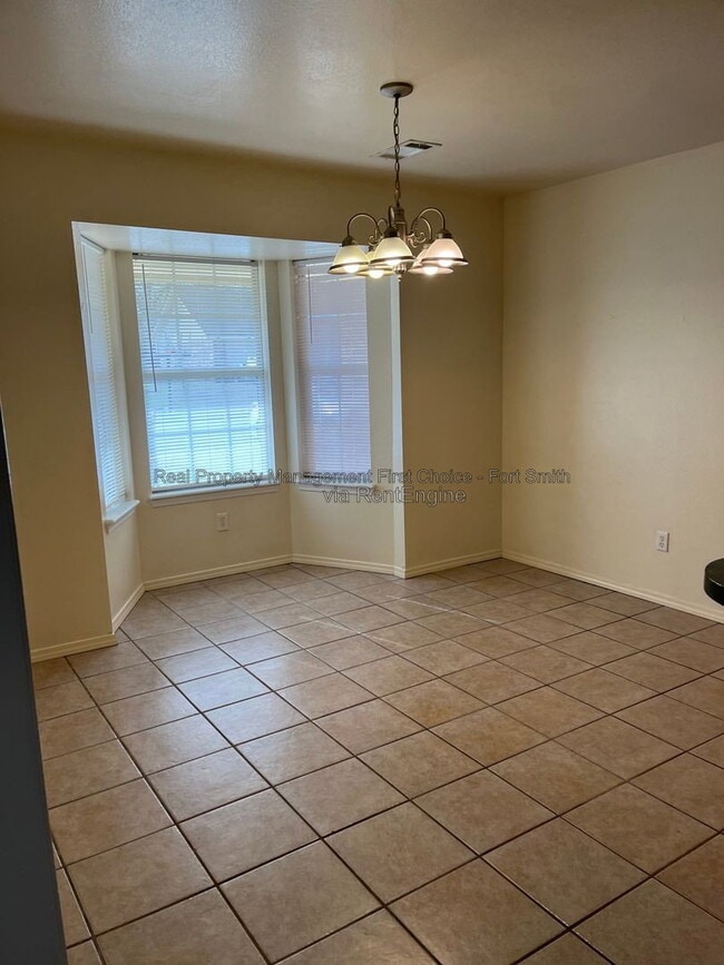 Photo - 3509 Price Cir