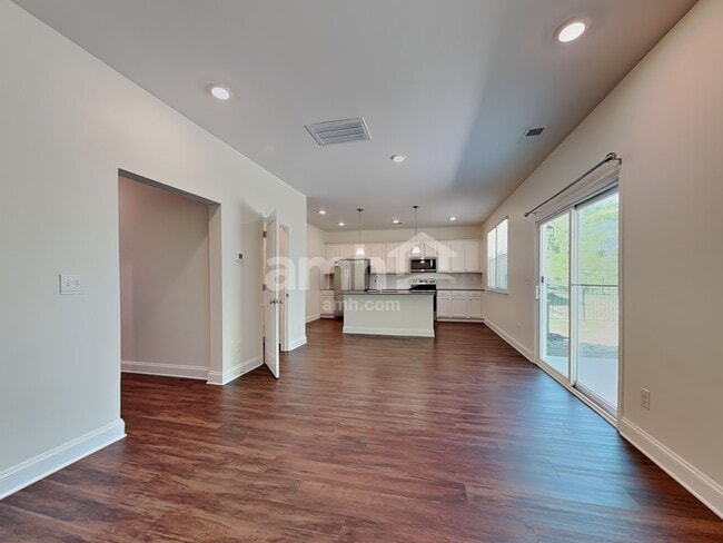 Photo - 617 Rivermist Dr