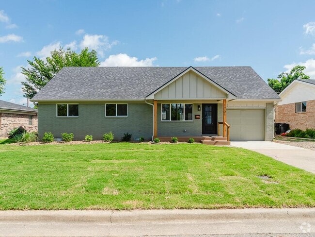 Building Photo - 1705 W Cypress St Rental