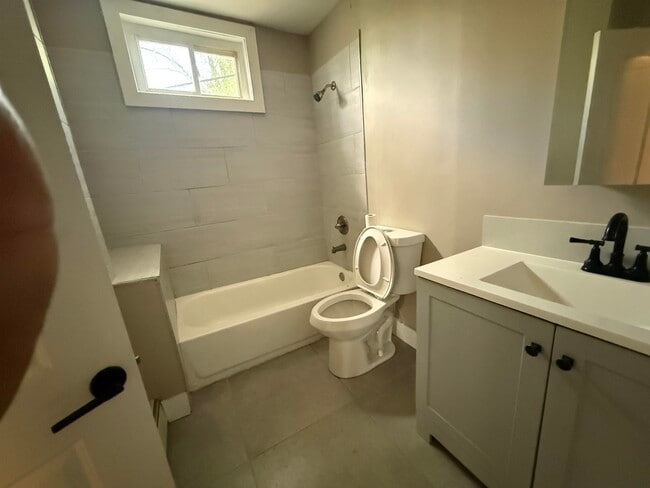 Photo - 89 Bostwick Ave Unit 1R