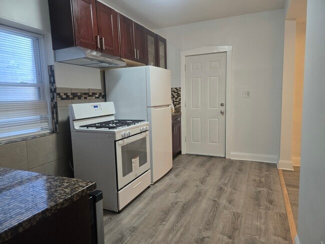 Photo - 5508 W Congress Pkwy