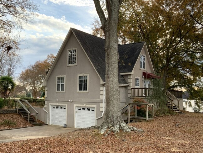 Building Photo - Coolant River Water Front 4 Bedrooms / 2 F... Rental