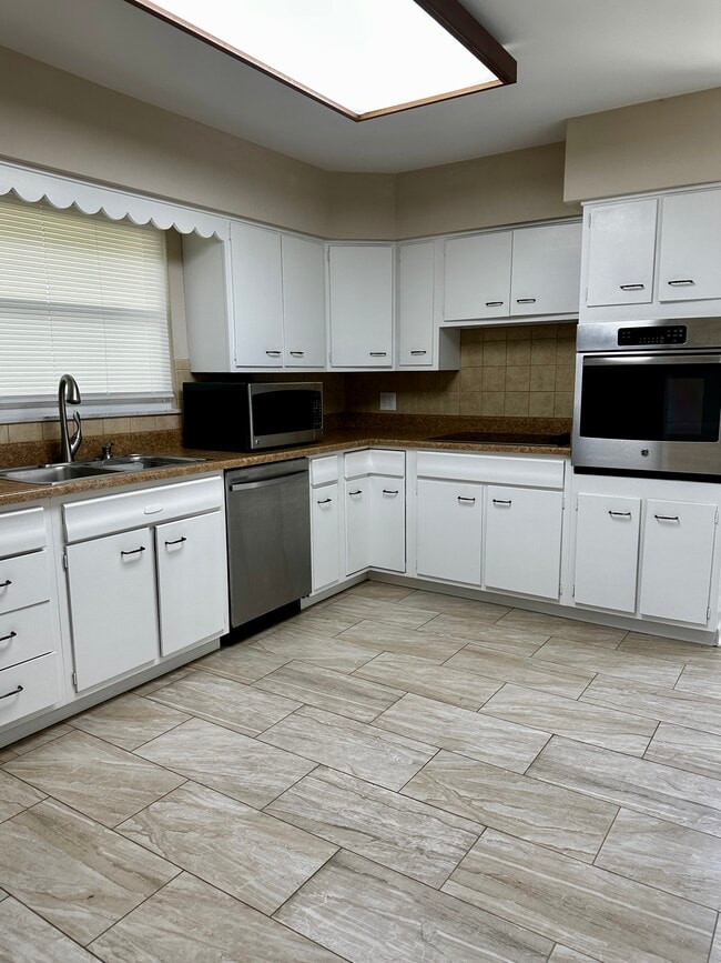 Photo - 2671 Montcalm Rd