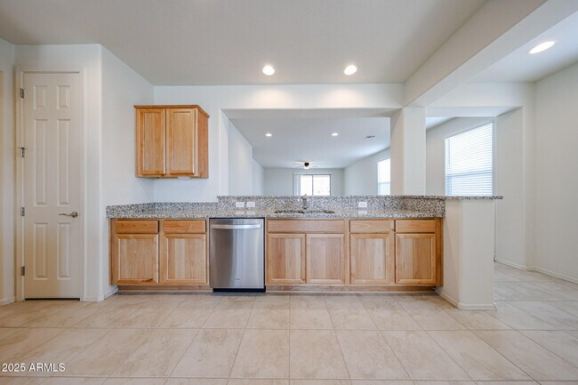 7106 W Hedge Hog Pl