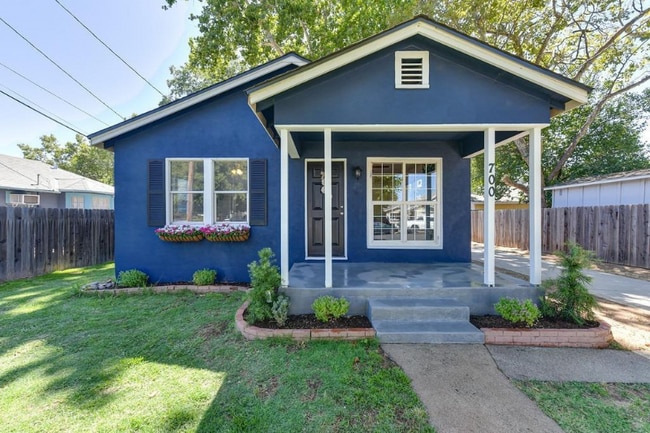 Photo - 700 Kiley Ave House
