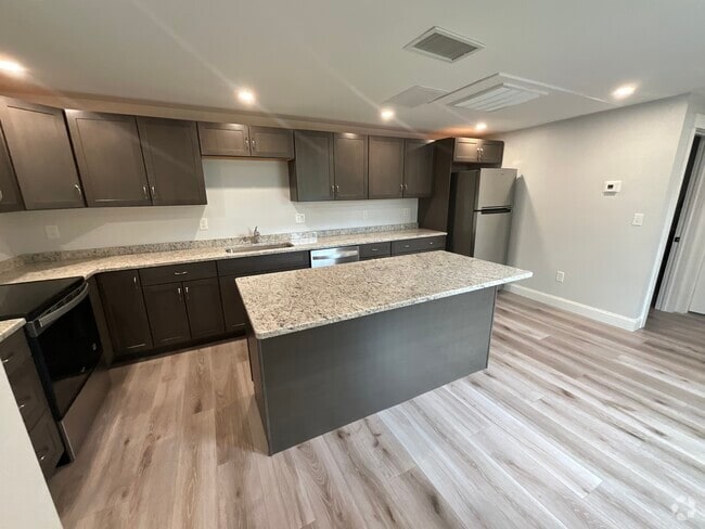 Building Photo - 58 Central St Unit 3 Rental