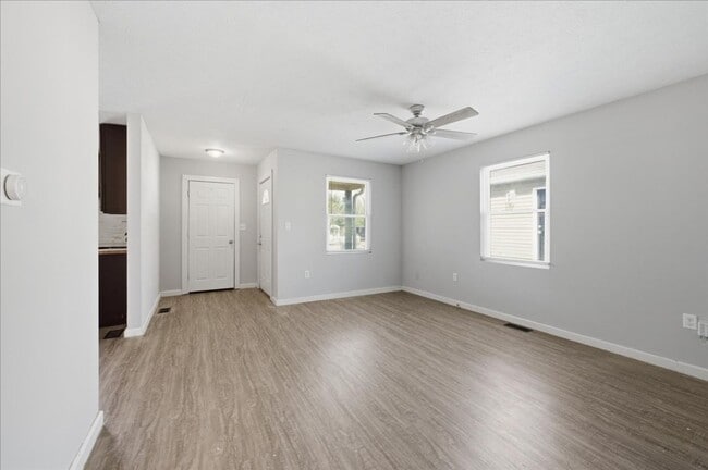 Photo - 2819 N Gladstone Ave