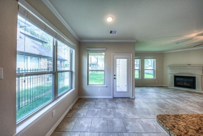 Photo - 27 S Sawbridge Cir