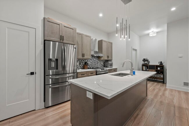 Photo - 1205 Hamlet St