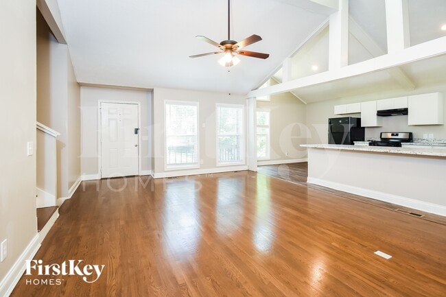 Photo - 756 Cedar Creek Way