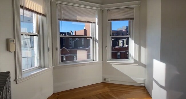 Photo - 28 Symphony Rd