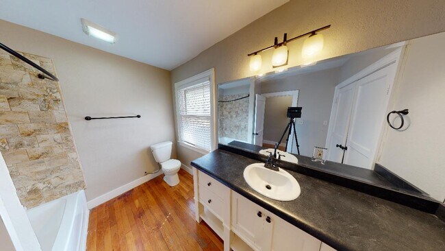 Photo - 3924 Warwick