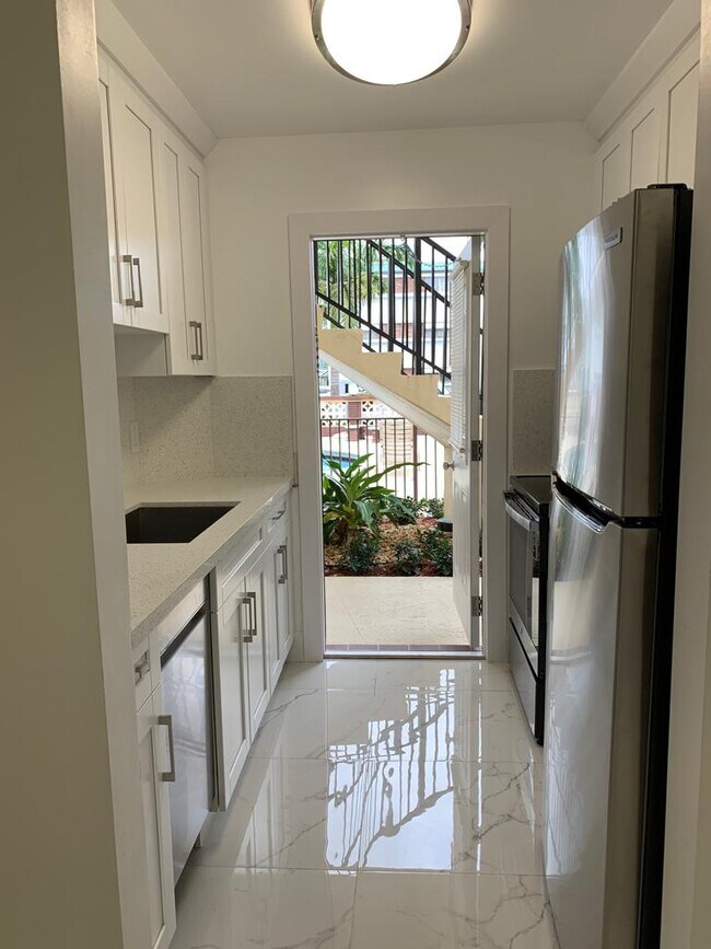 Lomar Apartments For Rent in Hollywood, FL