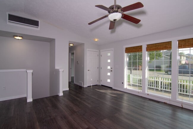 Photo - **Coming Soon** 3 Bed 2 Bath fully updated home adjacent to park & shopping