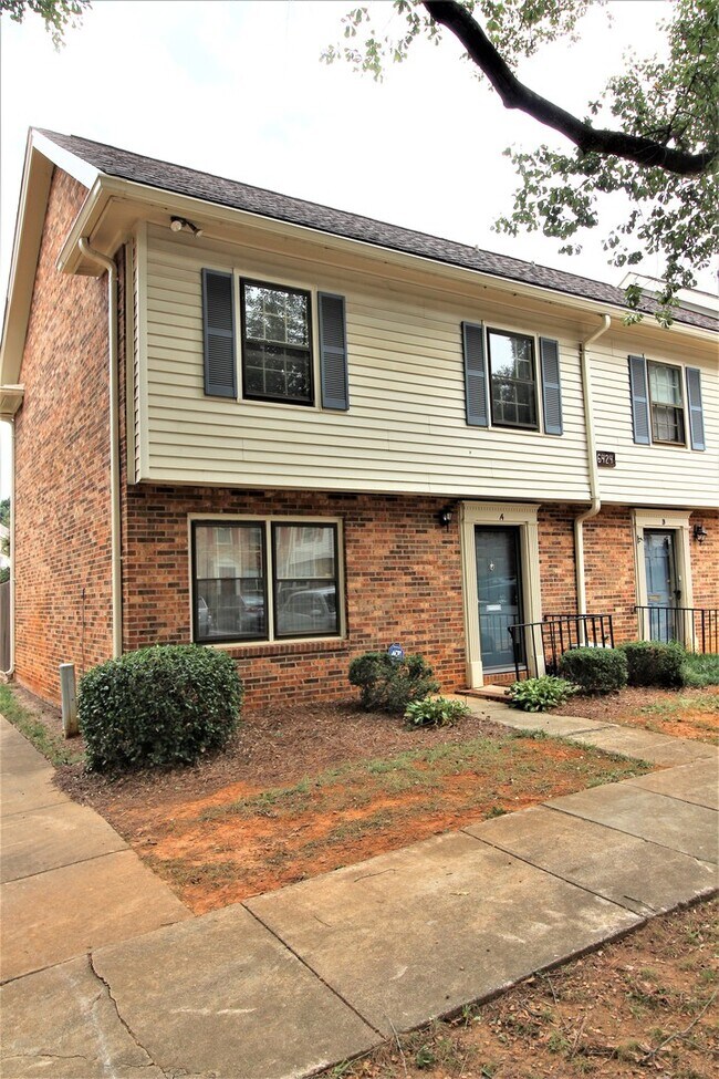 Photo - 6424 Old Pineville Rd