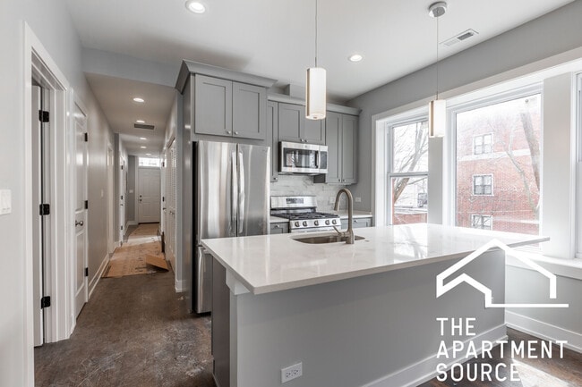 Photo - 3135 N Oakley Ave Unit 2