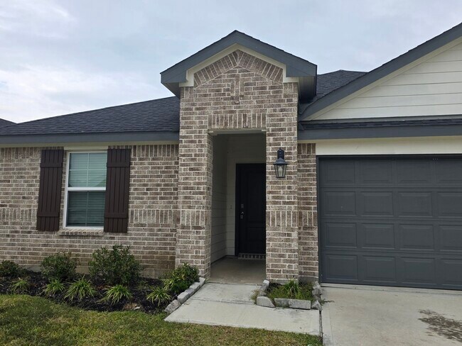 Photo - 1131 Hughes Crossing Dr