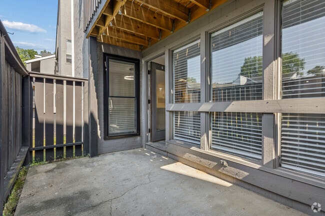 2BR, 1.5BA - 875SF - Patio