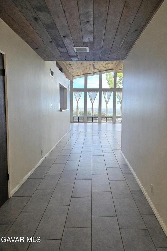 Photo - 145 Lakeview Dr