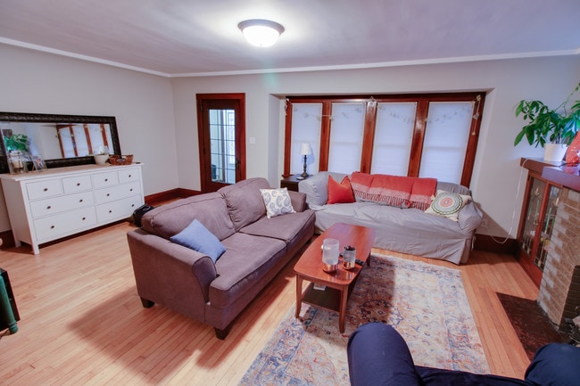 Living Room Showing Front Entrance - 1621 N Astor St Unit Lower