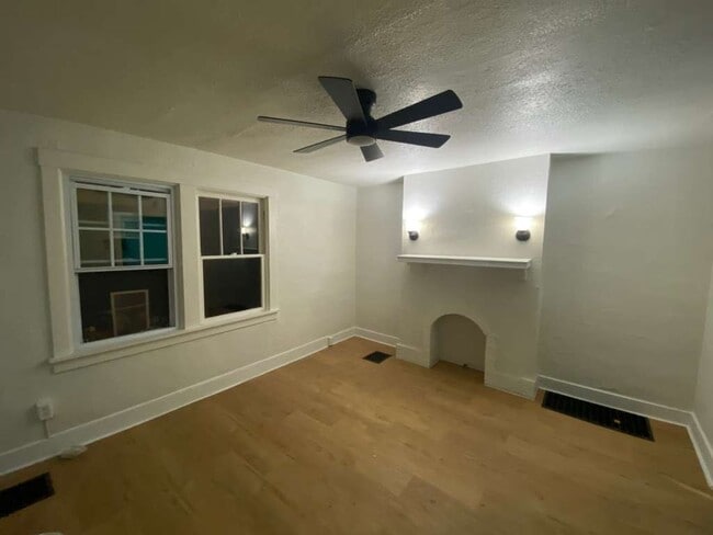 Building Photo - 1214 Belmont St