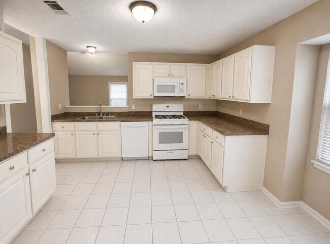16405 Lone Wolf Dr