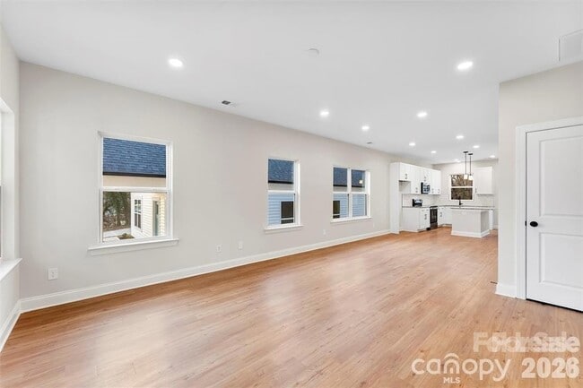 Photo - 1558 7th Ave Dr SW
