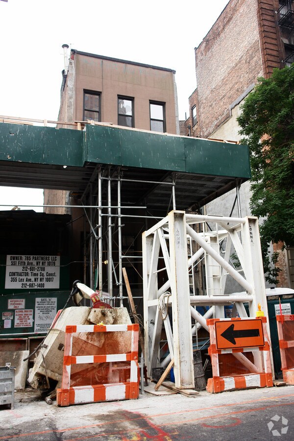 Photo - 308 W 48th St