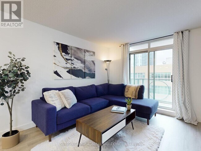 Photo - 212 Eglinton Ave E Unit 1005