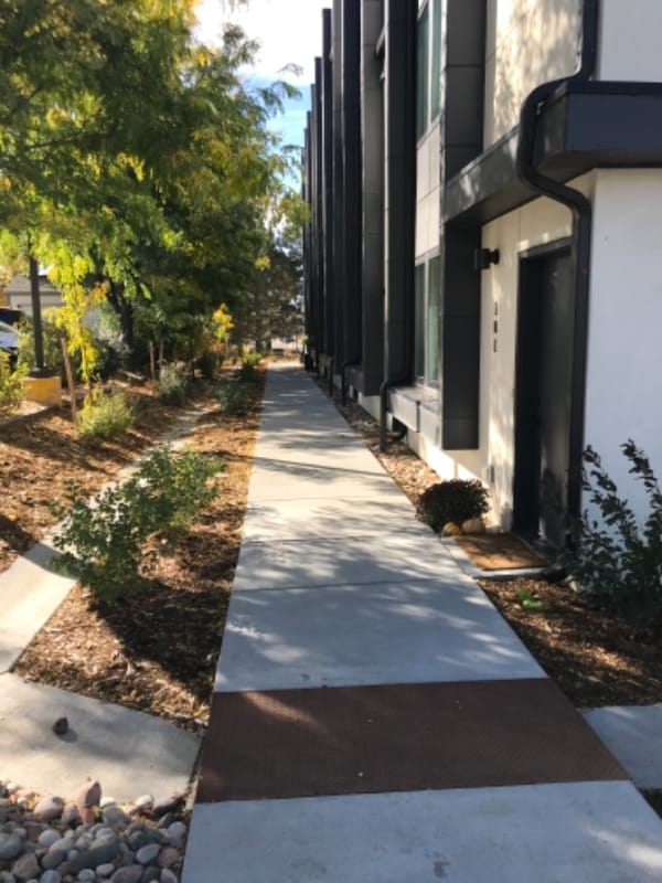 Photo - 825 Crisman Dr