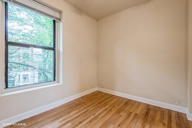 Photo - 1430 N Dearborn Pkwy Unit 302