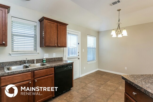 Photo - 3428 Heatherbend St