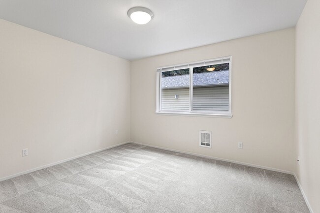 Sammamish River Apartments