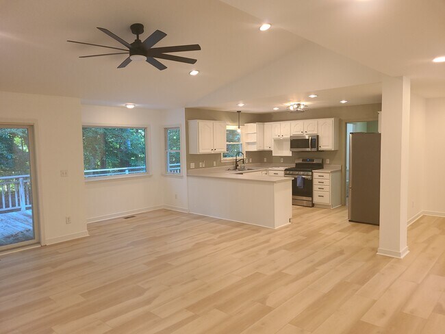 Photo - 111 Oyster Cove Lndg